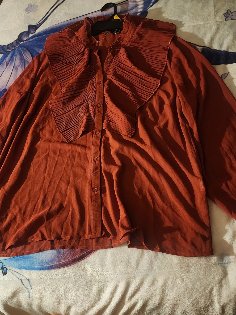 Women's Rust Pleated Ruffle-Front Blouse - Picture 2 of 3